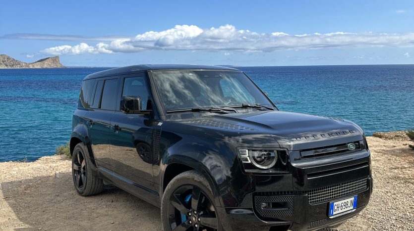 Land Rover Defender SVR