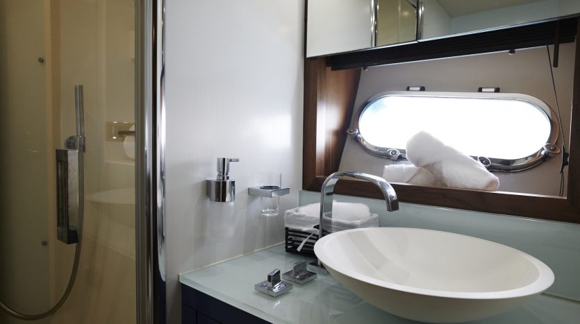 SUNSEEKER PREDATOR 92 – NOVA 92